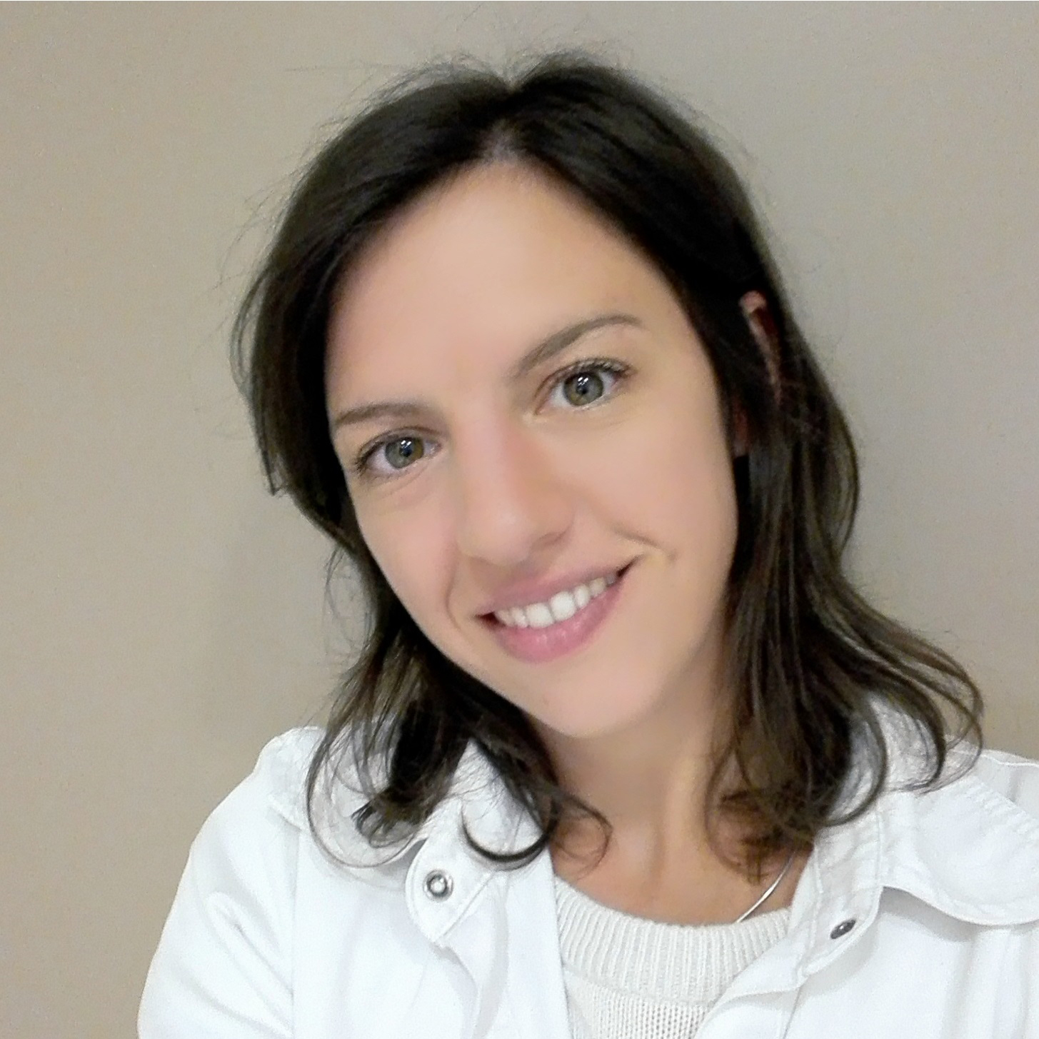 Dr. Isabelle Debergh